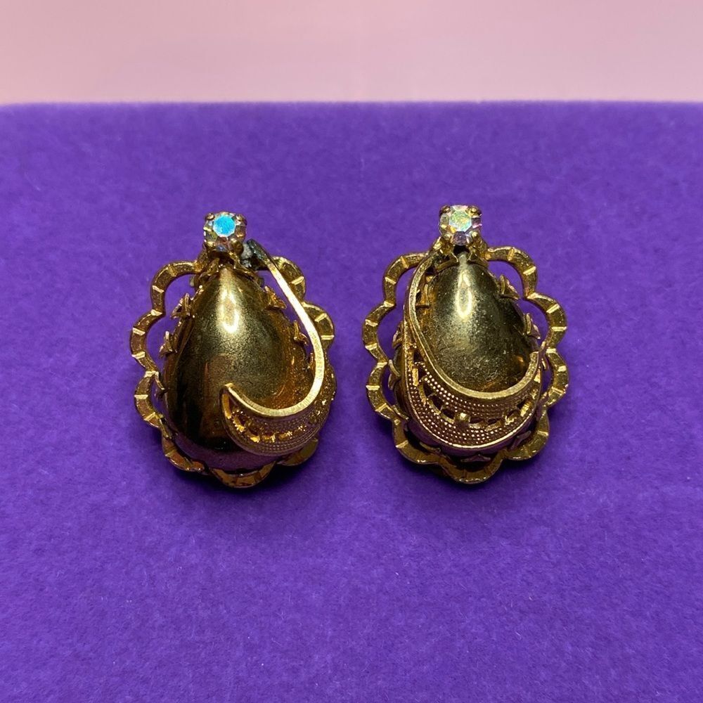 💛 Vintage Gold Plated Aurora Borealis Crystal Clip On Earrings